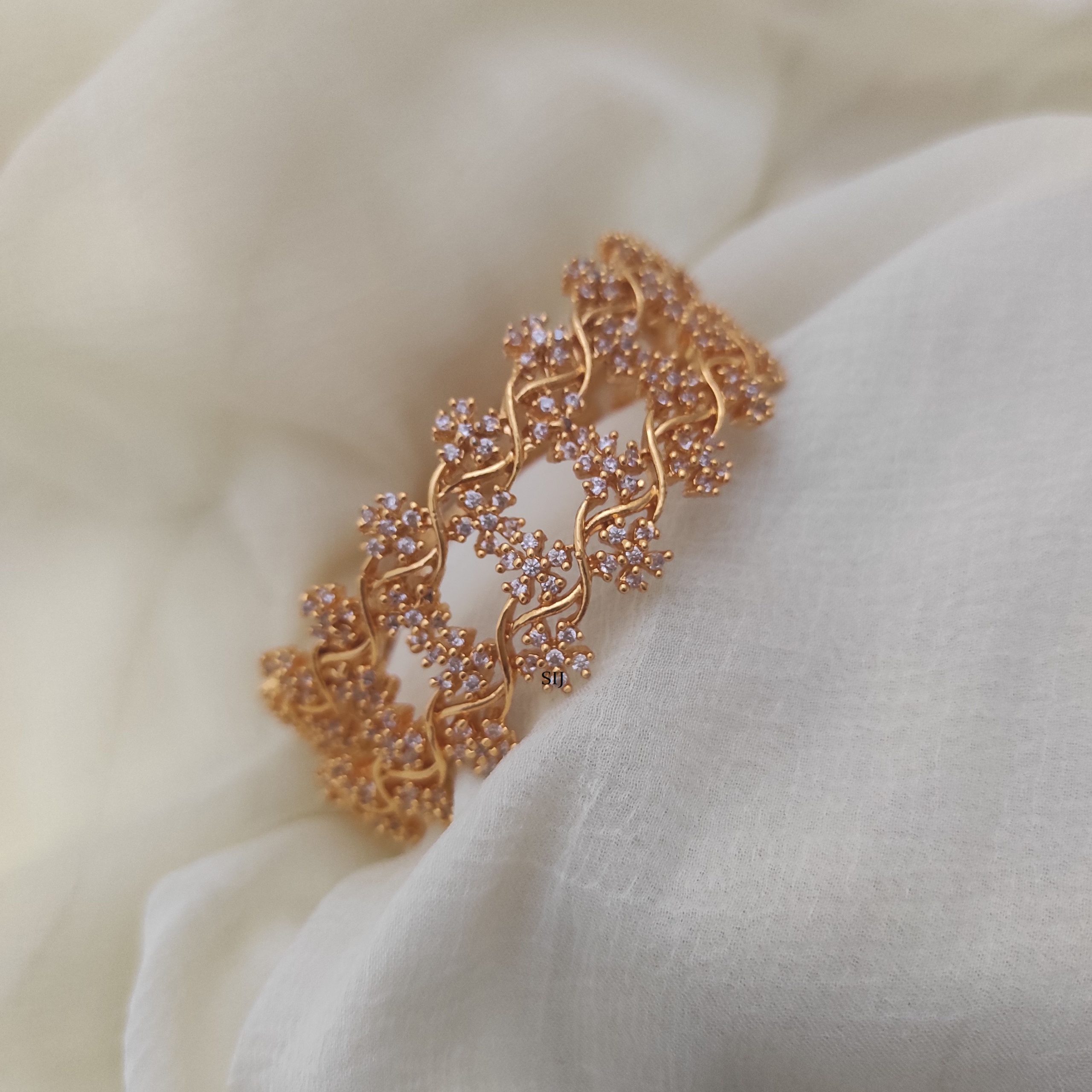 Imitation Star Design Bangles for Ladies